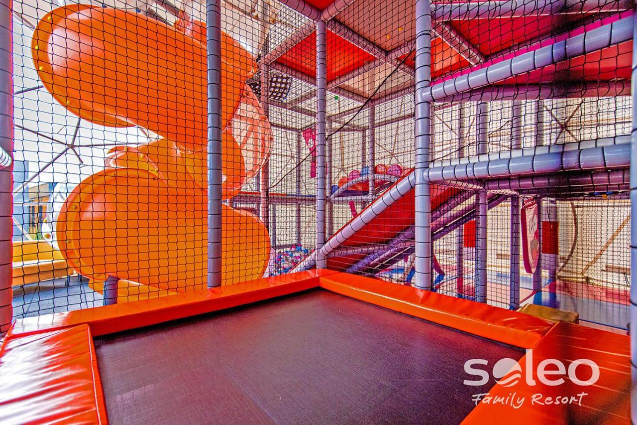 Soleo Family Resort - Domki 3 Min Od Morza - 3 Baseny, 4 Jacuzzi, Sauna, Animacje, Malpi Gaj, 3 Sale Zabaw, 4 Place Zabaw, 2 Restauracje Rewal Exteriör bild
